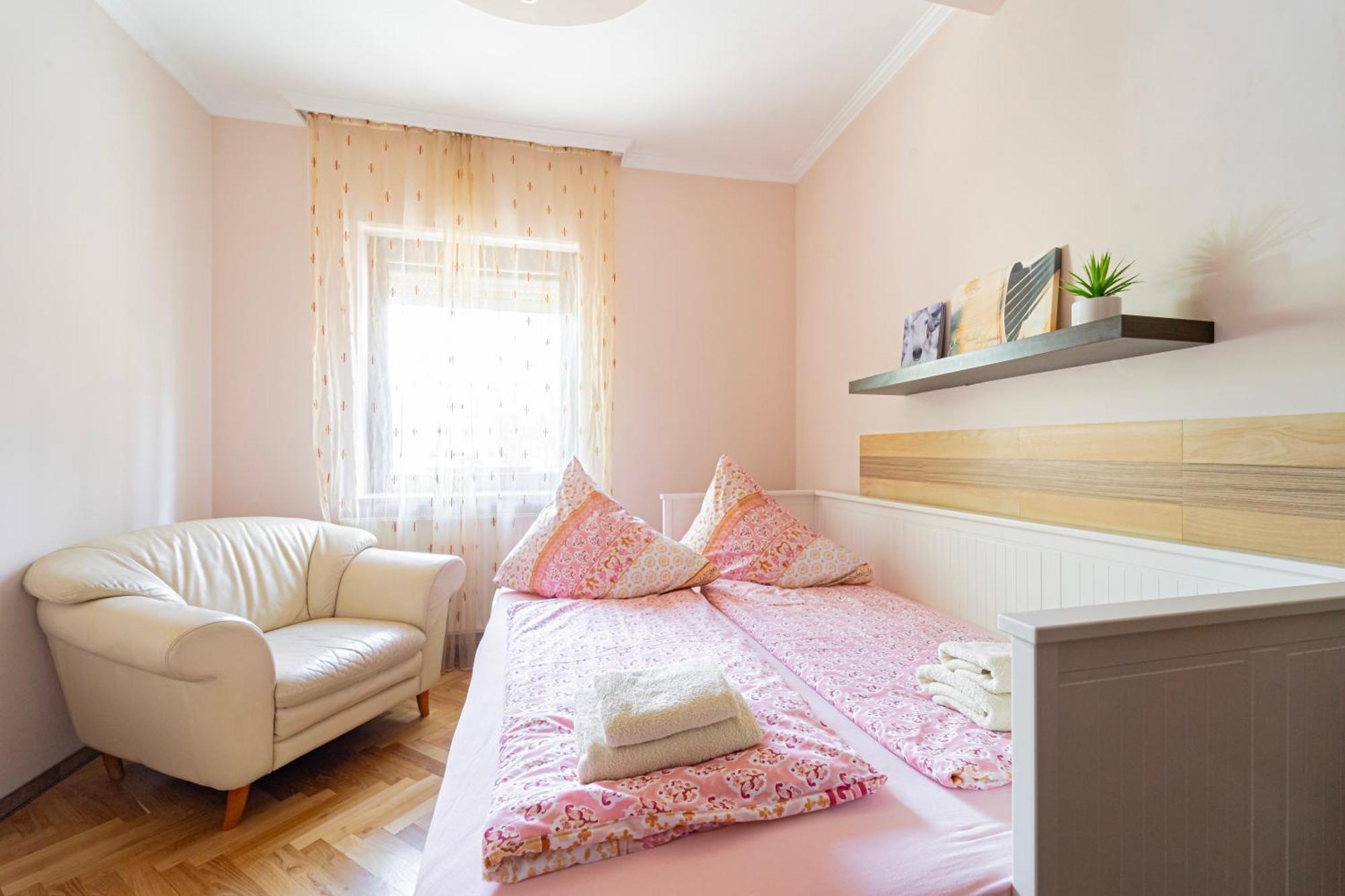فيلا B48 Bigflat - Kenyelem 130 M2 En Törökbálint المظهر الخارجي الصورة